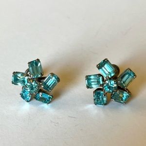 Vintage screw on earrings with aqua glass stones. All stones present.
